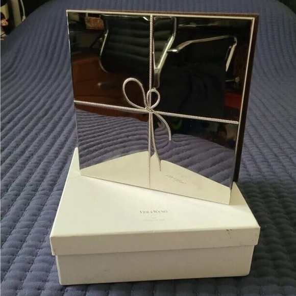 Vera Wang Guest Book ‘NEW’ - Picture 1 of 4